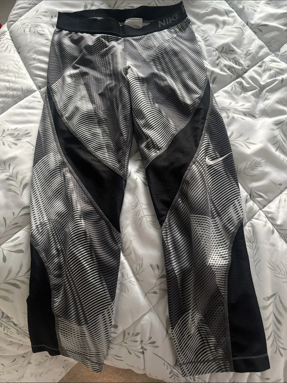 Nike pro capri